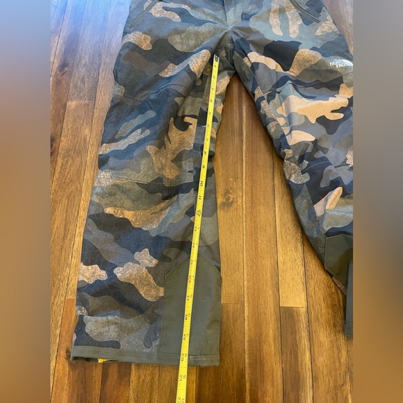 The North Face camo snow pants EZ grow system - Picture 8 of 11